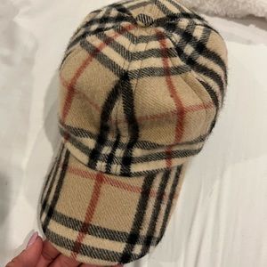 Burberry cashmere hat